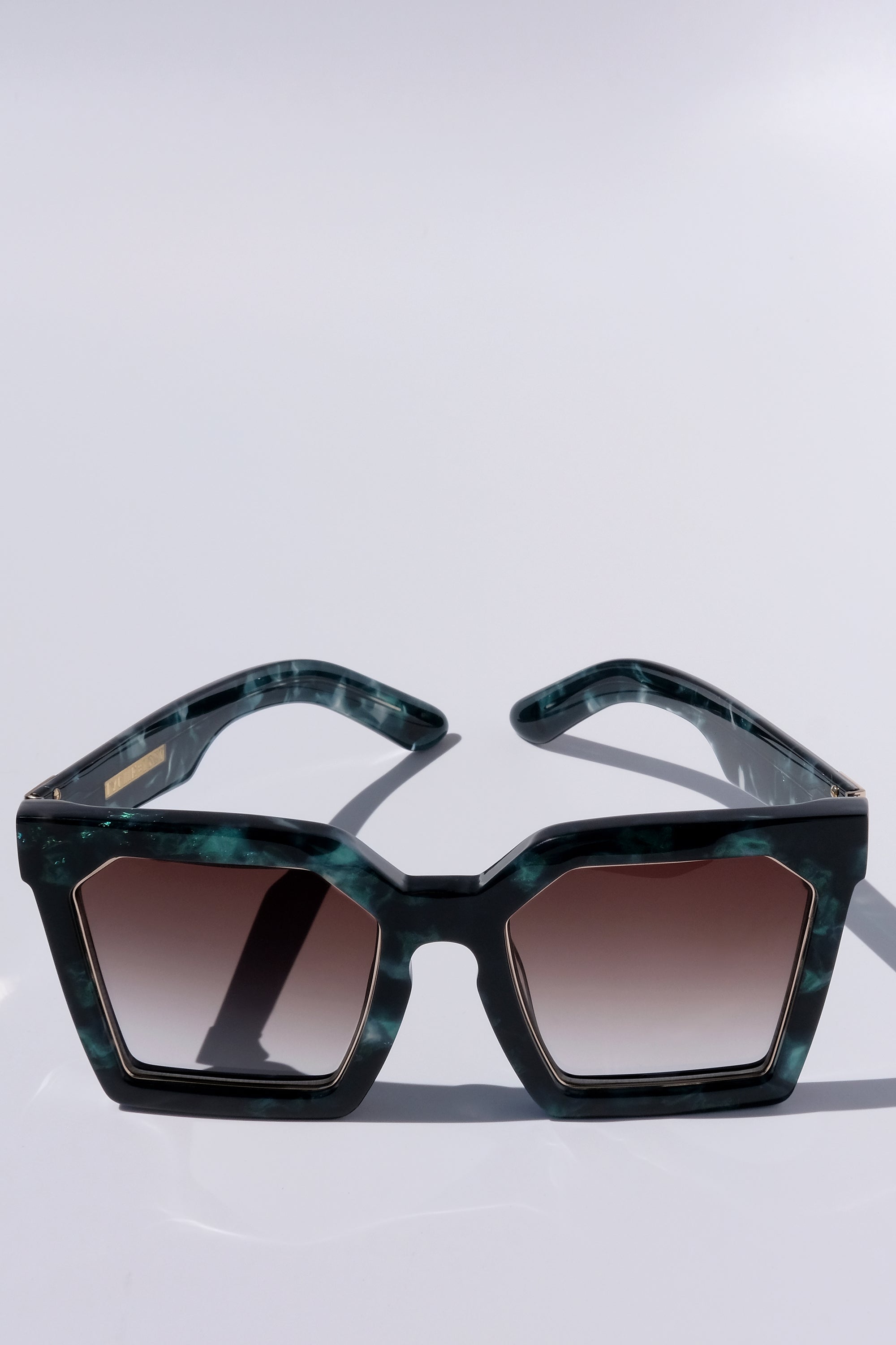 EMERALD GREEN MARBLE OVERSIZED SQUARE UNISEX SUNGLASSES, GOLD METAL DETAILS. BROWN GRADIENT LENS. ART DECO DESIGN, LIMITED EDITION. DESIGNER EYEWEAR, LUXURY SUNGLASSES. CELEBRITY SUNGLASSES. FEMALE ENTREPRENEUR.