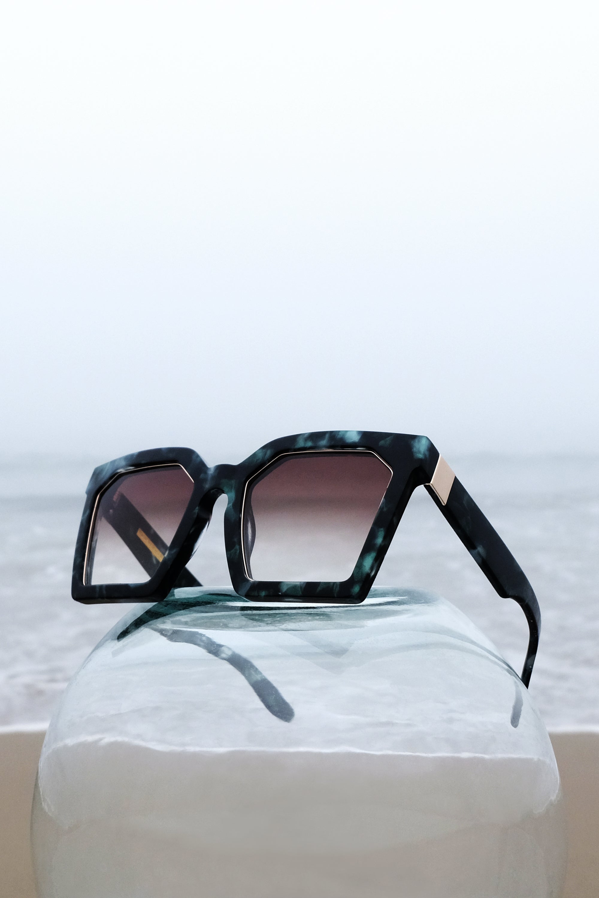 EMERALD GREEN MARBLE OVERSIZED SQUARE UNISEX SUNGLASSES, GOLD METAL DETAILS. BROWN GRADIENT LENS. ART DECO DESIGN, LIMITED EDITION. DESIGNER EYEWEAR, LUXURY SUNGLASSES. CELEBRITY SUNGLASSES. FEMALE ENTREPRENEUR.