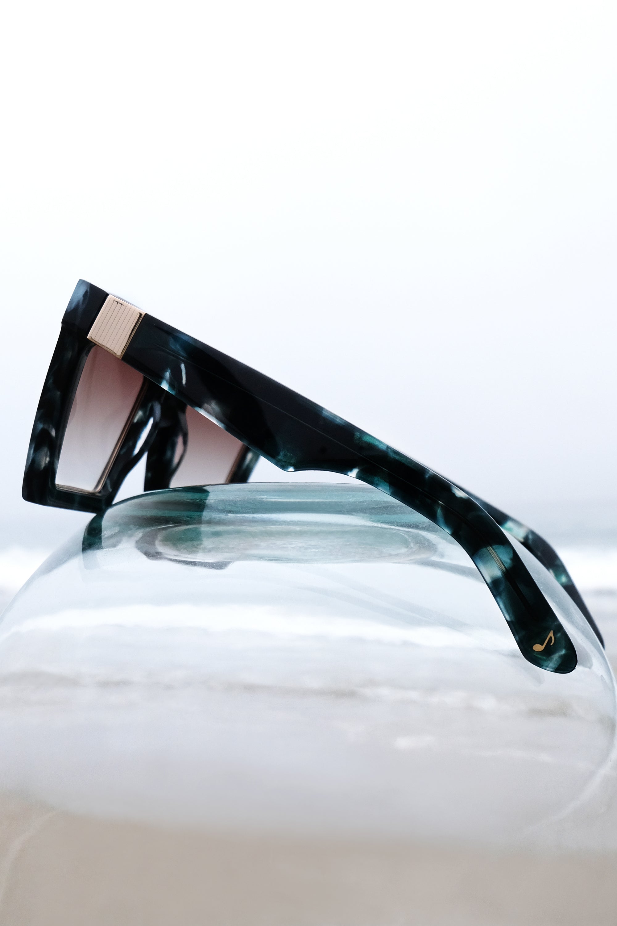 EMERALD GREEN MARBLE OVERSIZED SQUARE UNISEX SUNGLASSES, GOLD METAL DETAILS. BROWN GRADIENT LENS. ART DECO DESIGN, LIMITED EDITION. DESIGNER EYEWEAR, LUXURY SUNGLASSES. CELEBRITY SUNGLASSES. FEMALE ENTREPRENEUR.