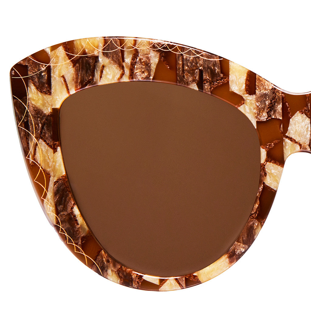 OVERSIZED MULTI BROWN COLOR CAT EYE SUNGLASSES, GOLD METAL DETAILS. BROWN LENS. ART DECO DESIGN, LIMITED EDITION. DESIGNER EYEWEAR, LUXURY SUNGLASSES. CELEBRITY SUNGLASSES. FEMALE ENTREPRENEUR. plus size fashion